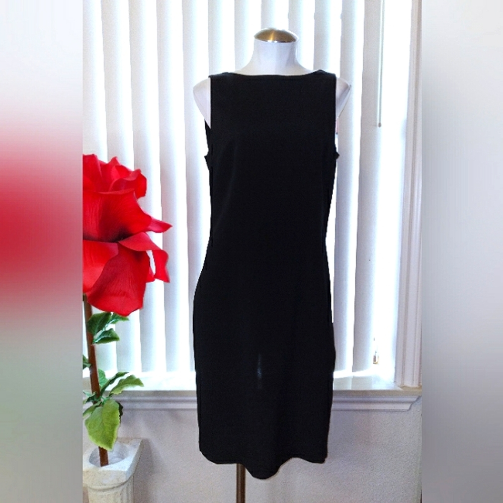 👗IT'S A SALE!! EUC LBD👗